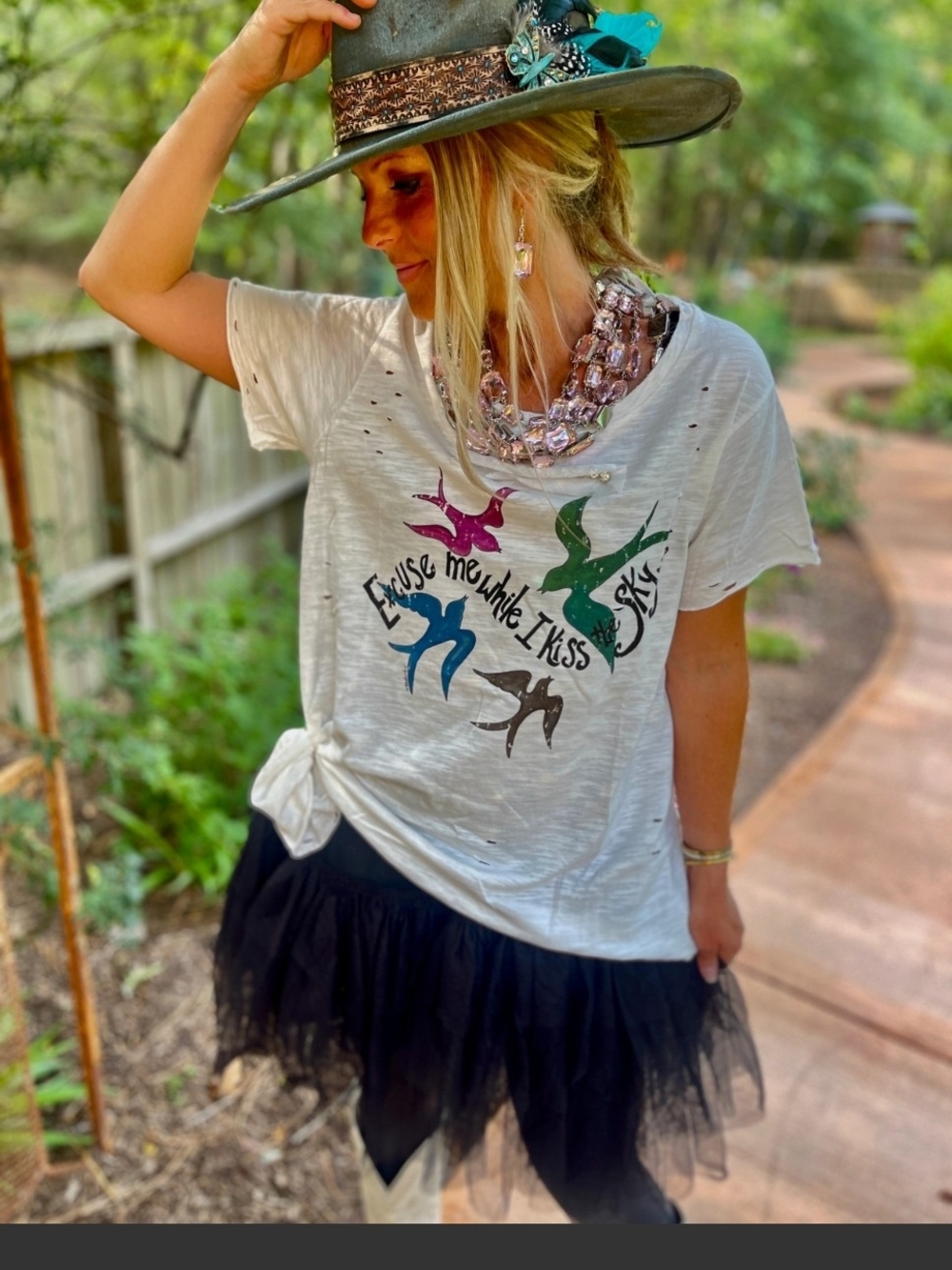 🔥BRAND NEW Excuse Me While I Kiss The Sky Tee, A Rare Bird, Jimmy Hendrix - Picture 3 of 4